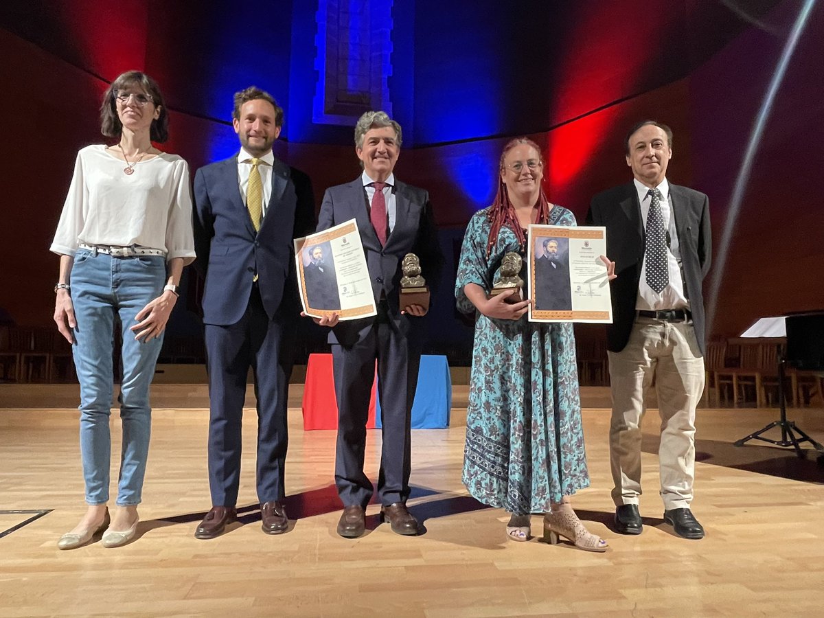 AytoMonzon's tweet photo. 👏👏👏ENTREGA DE LOS GALARDONES JOAQUÍN COSTA A ONG SUMUM Y EL COLEGIO NOTARIAL DE ARAGÓN.
🤝Organizado por la Concejalía de Cultura del Ayuntamiento de Monzón y el Centro de Estudios de Monzón (CEHIMO).
🎼Actuación de la Coral Montisonense.
#joaquincosta #cehimo #monzón https://t.co/JxkHtnMlcQ