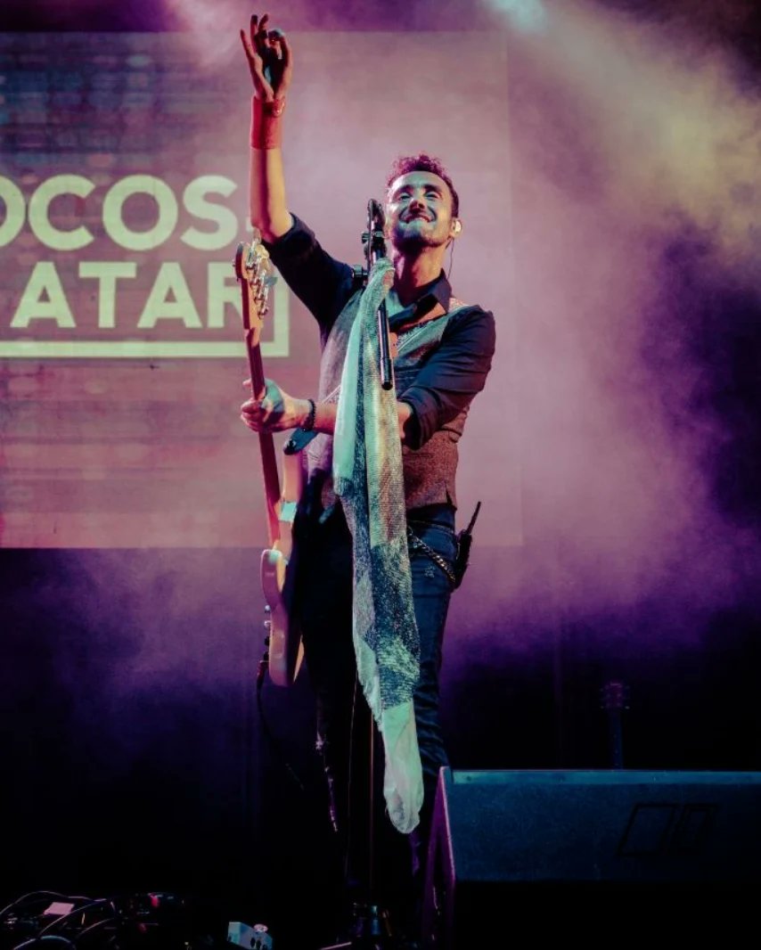 locosdeatar's tweet photo. Instantes en el escenario, ese lugar donde somos inmensamente felices.
#locosdeatar #concierto #alicante #music https://t.co/GddDQ2Fuai