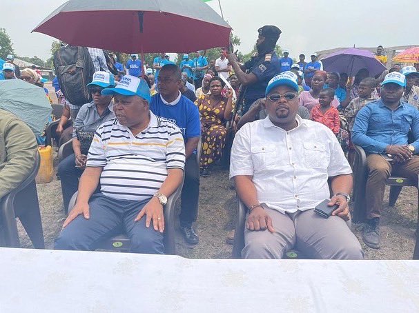 RubotaFM's tweet photo. Au terme de ma visite à N'sele et Maluku ce 17 septembre,j'ai lancé un appel à la population bénéficiaire de neuf stations d'addution d'eau potable : une chose est d'avoir l'ouvrage d'eau et une autre c'est de le conserver à longue durée tel que réceptionné. https://t.co/nhpgrFop5V