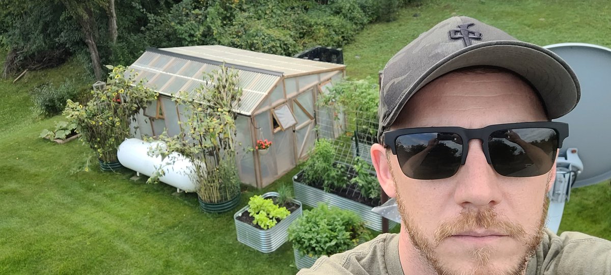 CraKelPureScous's tweet image. Mid 30s, husband, father to 2 young boys, small time homesteader, full time chemical worker. Never missed a day of work due to c-vid sickness, but because I chose to say no thanks to experimental drugs @JustinTrudeau thinks I'm unacceptable and a threat to society.#TrudeauMustGo