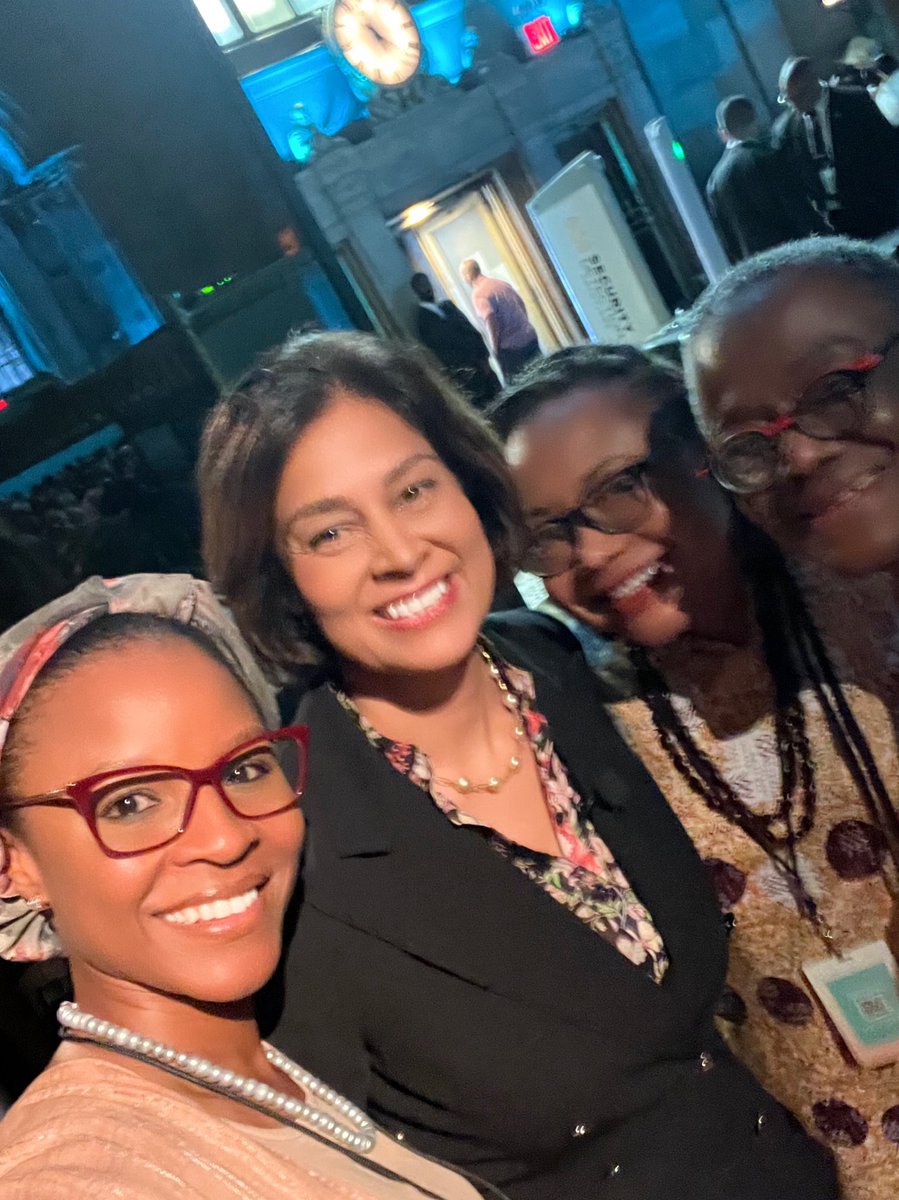 AishaAK49's tweet photo. At #UnstoppableAfrica The Global Africa Business Initiative High Level Forum in New York and it’s always great to catch up with my sisters and Ladies in Development. 🤍 #ProudlyNigerian #UNGA77 @NabilaAguele @IsahBinta @estherclimate @RoseKeffas_G https://t.co/WjL4UNEoBv
