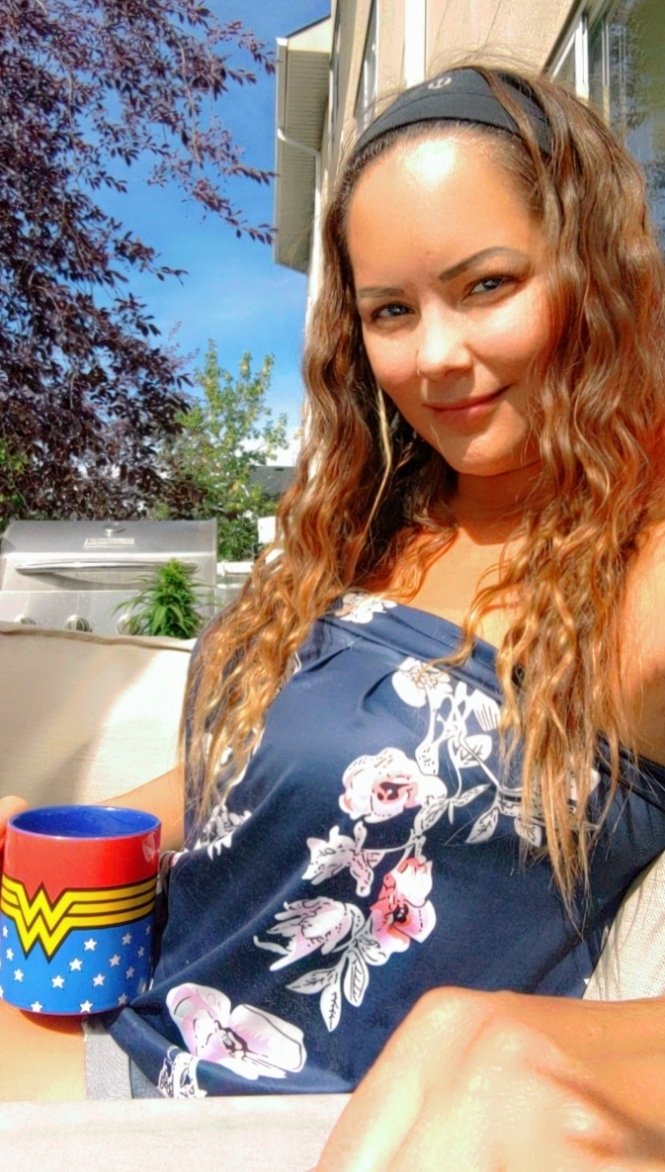 Jilla_da_Killa's tweet image. I'm a 43-year-old loving wife who was raised in farming and ranching the Alberta prairies, with a career in Oil &amp;amp; Gas. My husband and I refused the jab and trust our natural immunity. 
Justin Trudeau thinks we're racist, misogynistic, anti-science extremists. #TrudeauMustGo