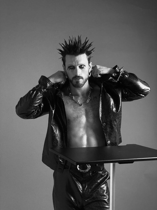 cover story coming 🔜 https://t.co/d8i8IjLMnU