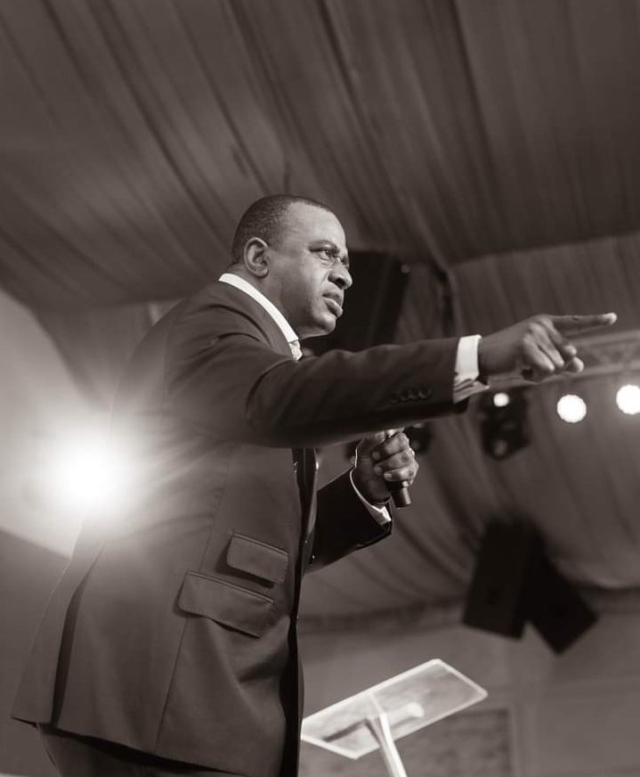 VictorAdeyemi's tweet photo. This week, may you walk into Supernatural Open Doors! May opportunities be released to you in abundance and where you need them the most. It's a new day for you in Jesus' name. https://t.co/x826HP95zI