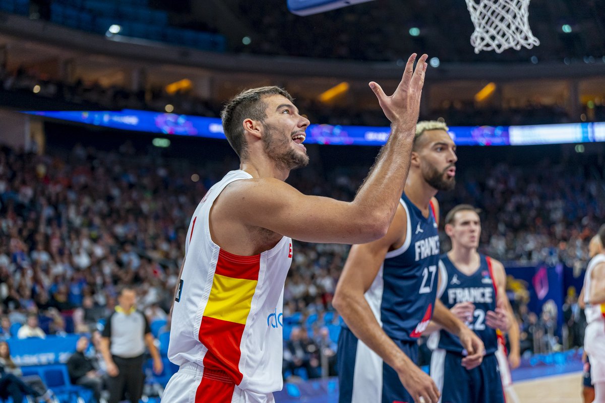 OlgaJiSe's tweet photo. MVP del #Eurobasket2022
#WillyHernangómez💪💪
#WillyMVP https://t.co/ruDvl31eXq