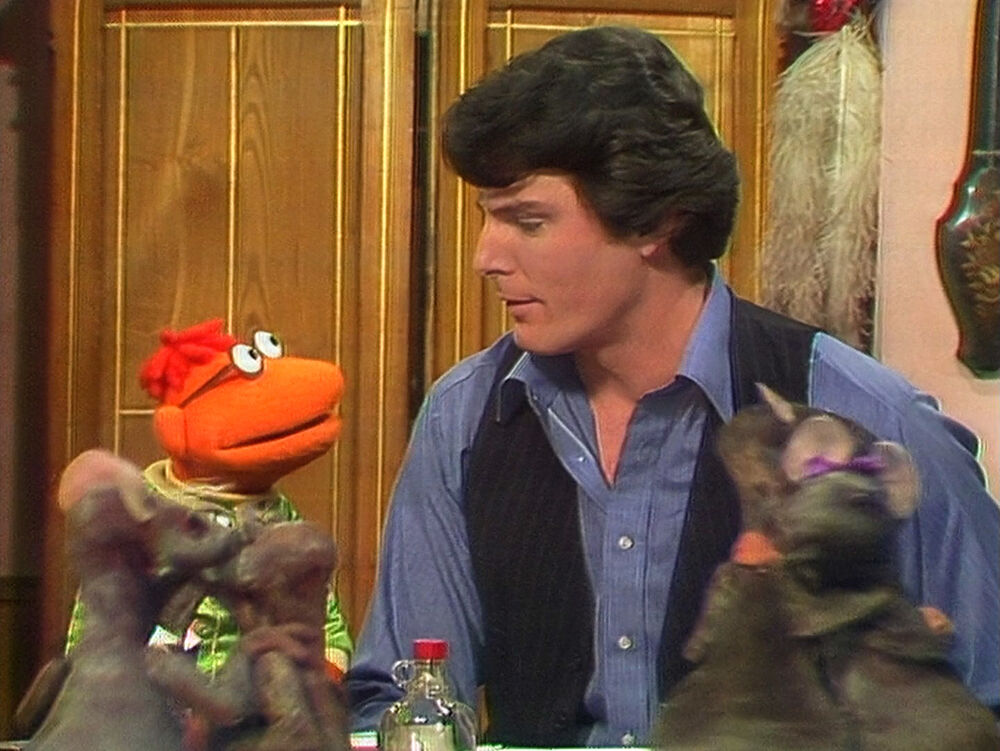 MuppetShowBot's tweet image. Scooter: Christopher Reeve? Fifteen seconds to curtain, Christopher. 
 Chris: Oh, thanks a lot, Scooter. Hey listen, can you tell me what these rats are doing in my dressing room? 
 Scooter: I think it's the fox trot. 
 Chris: Gee, most starts get groupies. I get rats.
