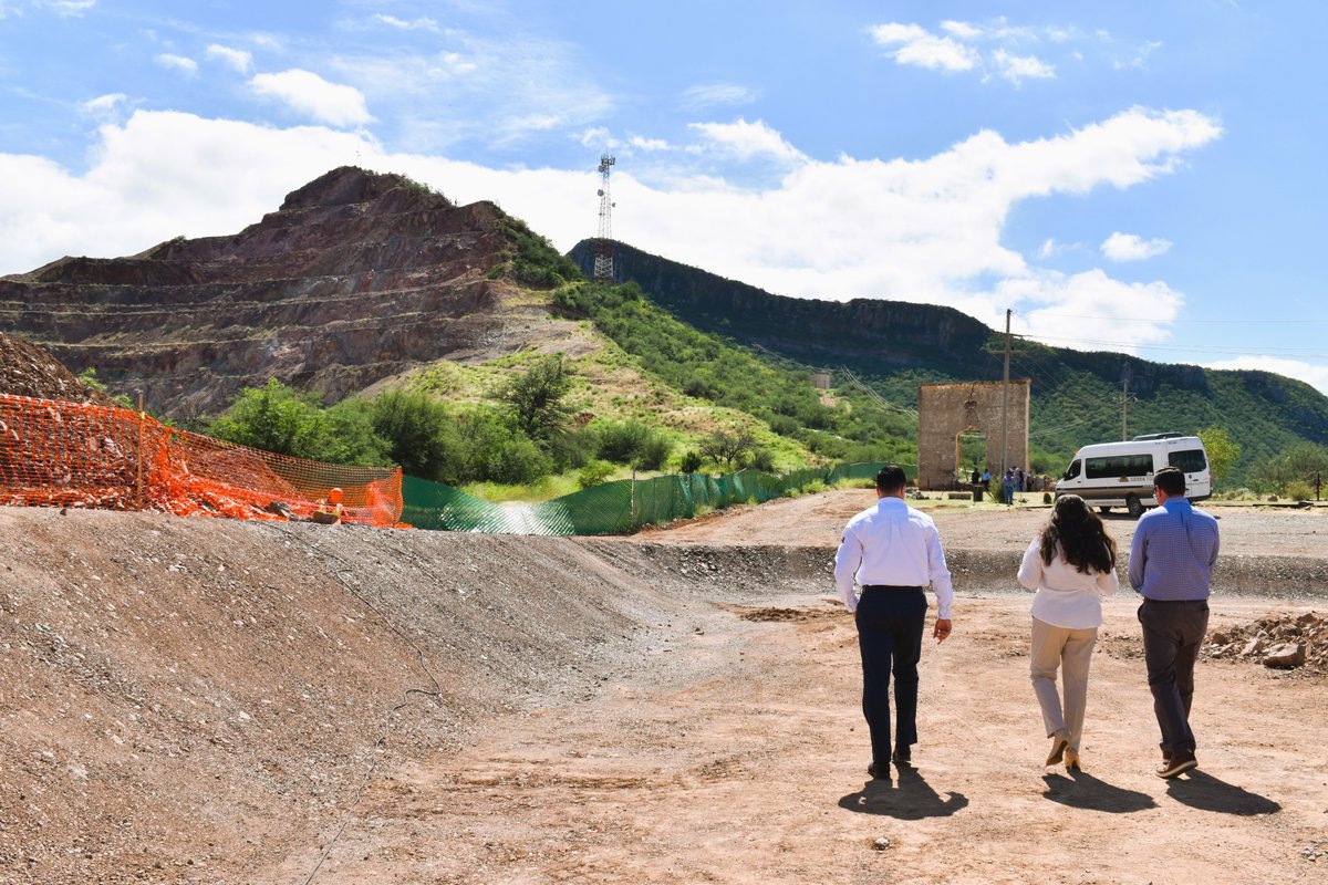 EconomiaSonora's tweet photo. Acude el Director General de Minería, @LeonardoTaylorP en representación del secretario de Economía, @Villa_Orduno a la presentación del Plan Maestro y Arranque de Obra del Desarrollo Turístico #LaColorada https://t.co/cR0WsPCZWx