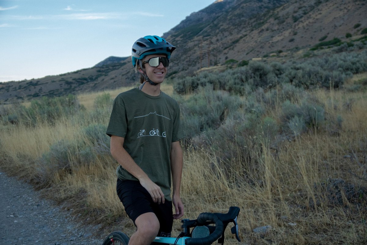 threadandspoke's tweet photo. Ride any road 🚴‍♀️🚲🚵🏼

Our new gravel collection is now available on our website!

#threadandspoke #gravel #gravelgrinder #cycling #rideyourbike #groad #mtb https://t.co/J241lkdWtc