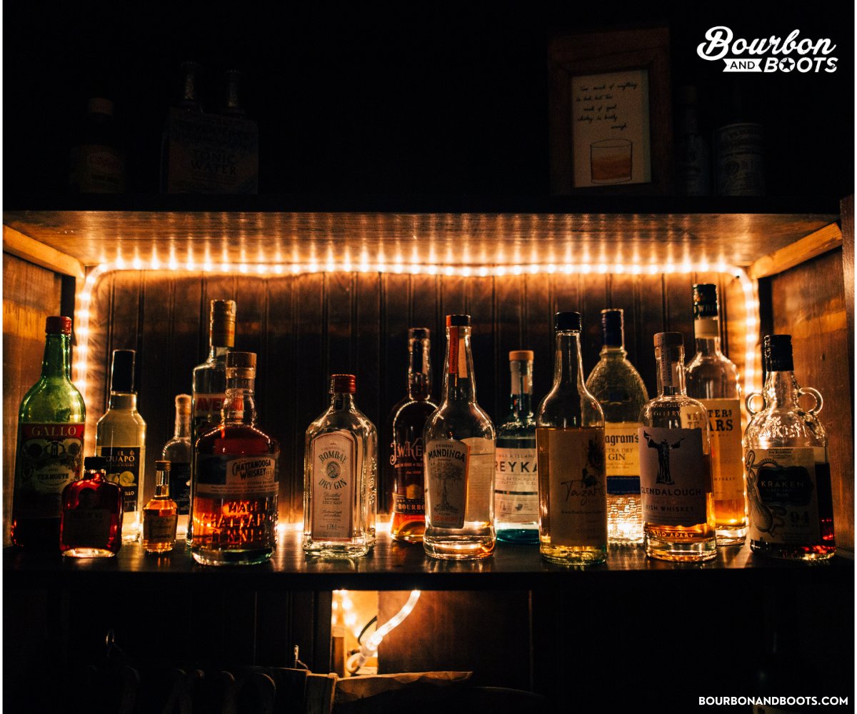 Which Whiskey Is Better, Bourbon or Scotch? #bourbonisbetter #scotchisbetter

bourbonandboots.com/which-whiskey-…