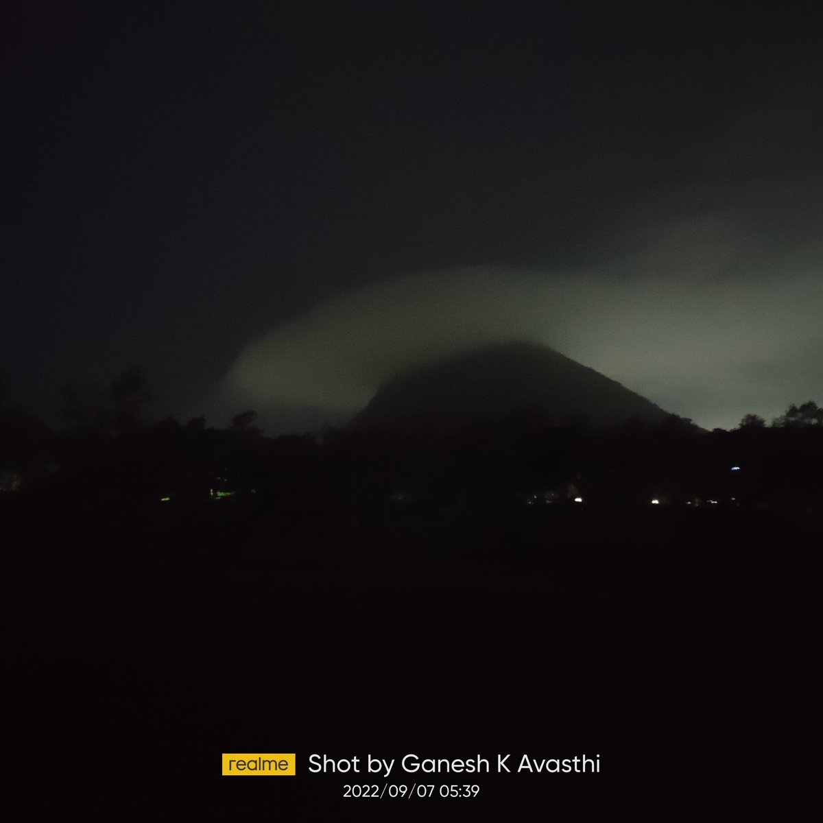 Devavasthi's tweet photo. ❤️
#clouds #dark #morningvibes #love #peace #gclicks #sukun #nature #nashik #morning #naturephotography https://t.co/9JMatQsft1