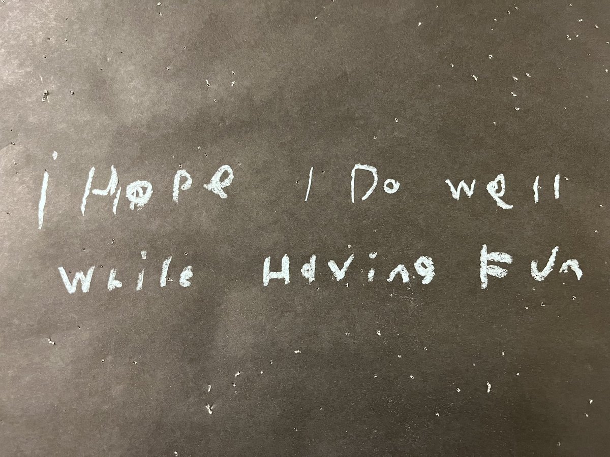 FranklinRDHWDSB's tweet photo. What a wonderful first day at Franklin Road! Lots of smiles from both staff and students. Today we asked our grade 8 students their hopes for this year. #firstdayHWDSB @10cmair @IC_sherryd @sgoodacreHWDSB https://t.co/HRhyiNuQsh