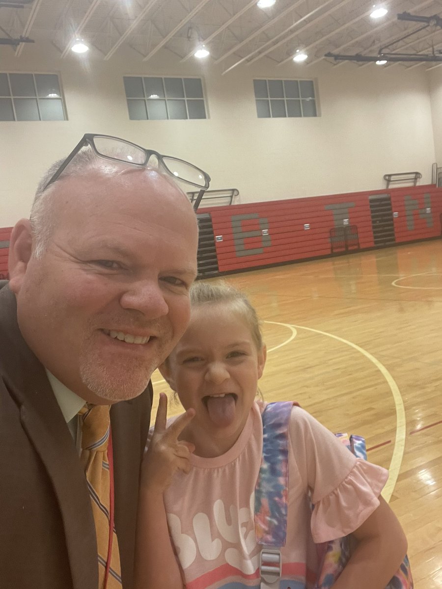 CPSredhounds's tweet photo. Great first day of school at CPS! Kids excited to be back...and yes those are Morgan Wallen pants with the matching shirt!!! @MorganWallen https://t.co/EMWIesja5e