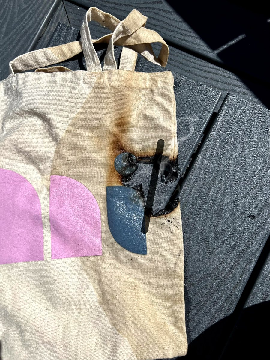 I witnessed spontaneous combustion today. Glass + heatwave + canvas tote bag = where there is smoke there is fire. <a href="/spherical_art/">Ｓｐｈｅｒｉｃａｌ Ａｒｔ</a> <a href="/Cent/">CENT</a> <a href="/721/">721</a>.am <a href="/MarfaRadio/">Marfa Public Radio</a>