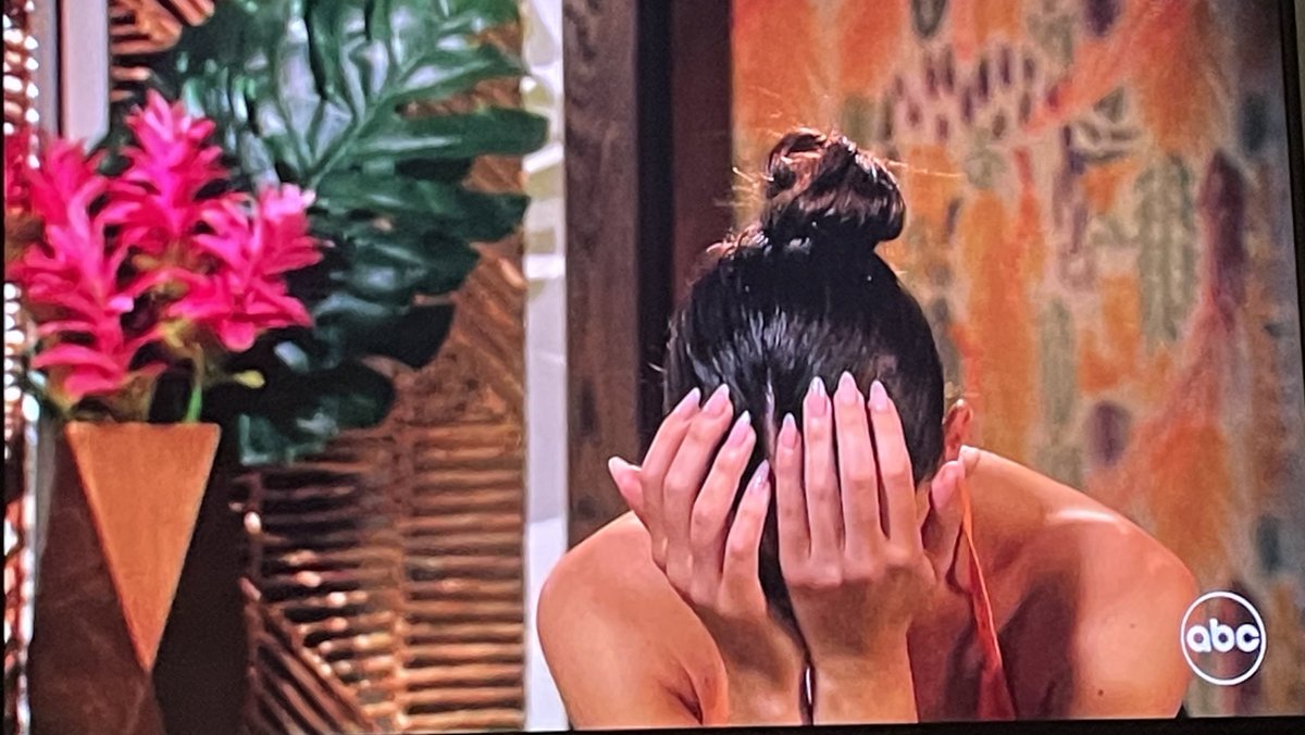 tsto_loff's tweet photo. we need to end the epidemic of girls that are 10s crying over a man who’s a 5 at his best #TheBachelorette https://t.co/8aJSOvDBe7