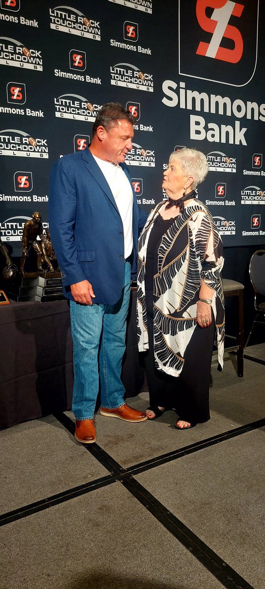 HthomaHazel's tweet photo. @sully7777 Coach O was hilarious https://t.co/x2kwfkKIZA