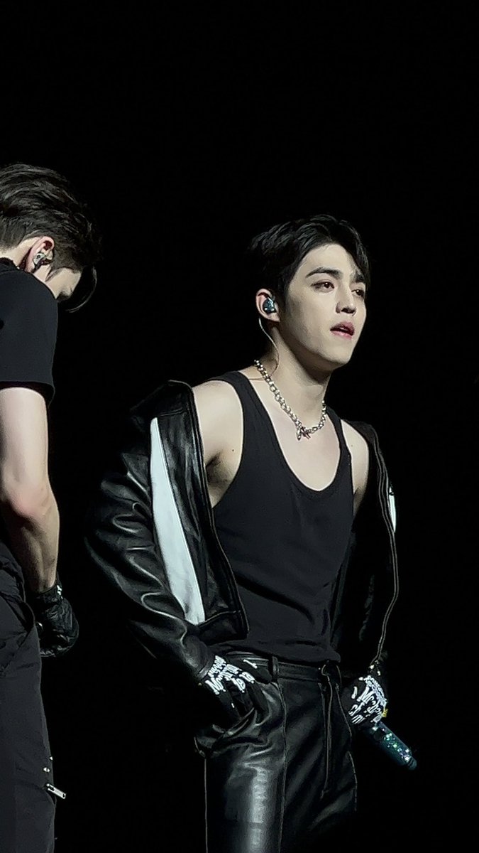 sounds_of_cheol's tweet photo. i have no words https://t.co/MlPnq3BYzX