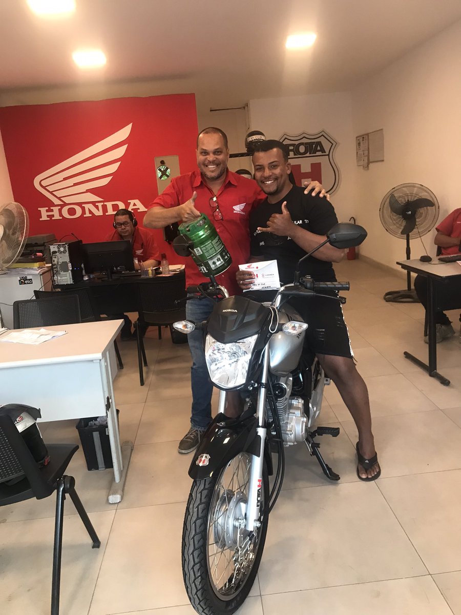 JuninhooSilva10's tweet photo. Somente agradecer a Deus e minha mãe por mas uma conquista sonho de mlk realizado🤩🤩🤩🥰🥰🥰
#start160 https://t.co/h9hfeWFAdx
