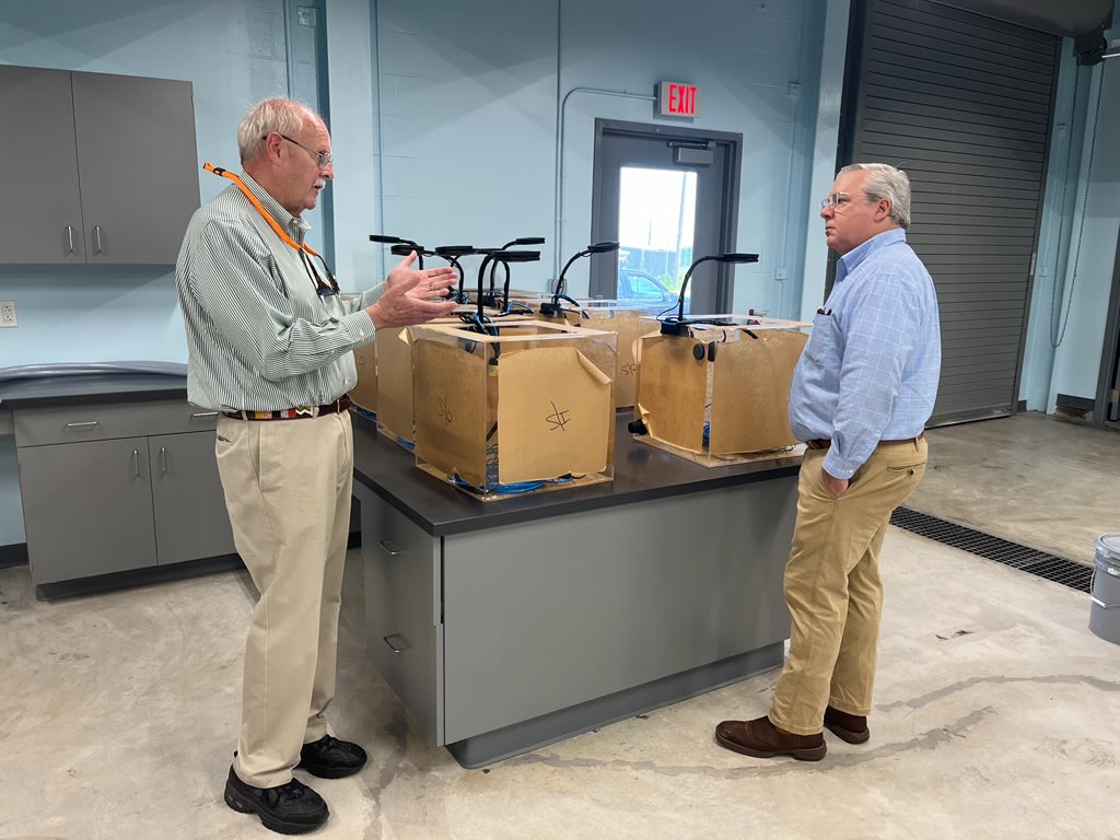 disealab's tweet photo. Our multi-stressor lab is almost online. Today, State Representative Chip Brown (District 105) got a first look at the new research space.
#DISLresearch https://t.co/yhcypXEOVx