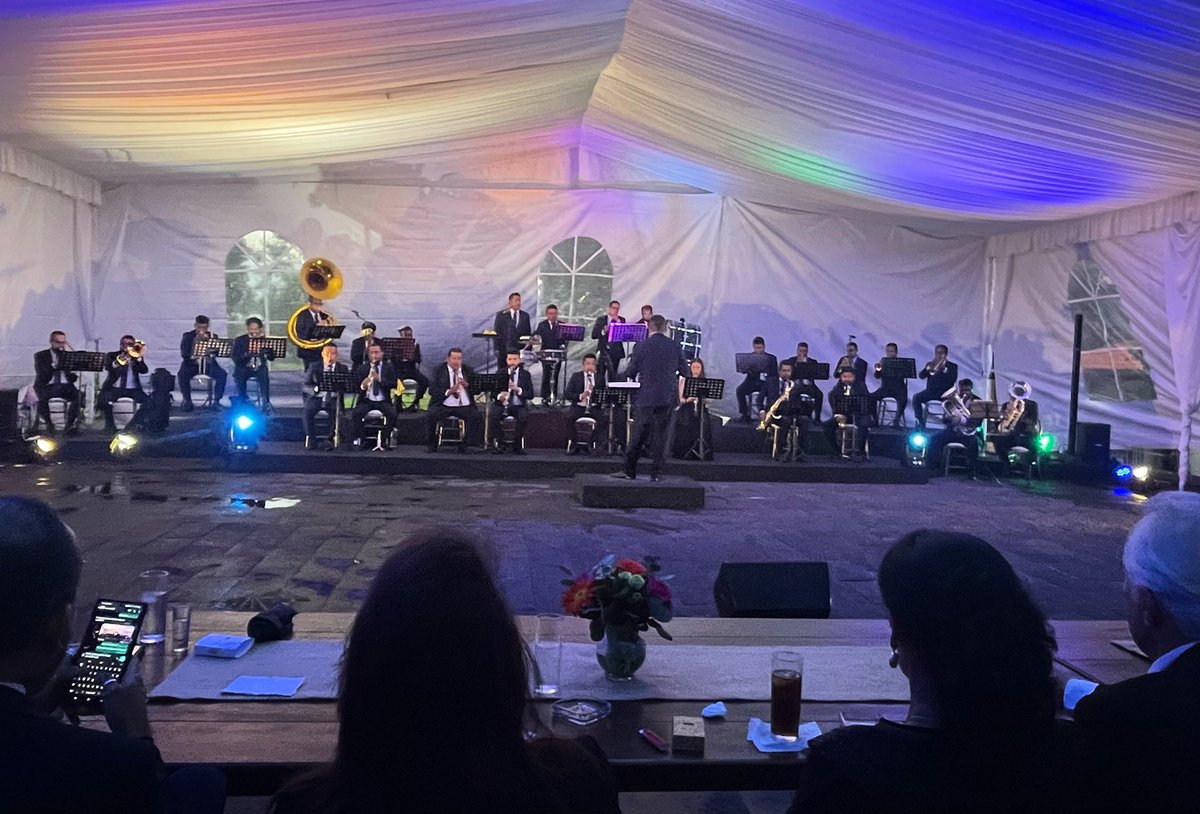 santiago_qro's tweet photo. Me encuentro en la presentación oficial de la Banda Musical de El Marqués. #INDECU 🎷 🎵 https://t.co/JBUo5azUIn