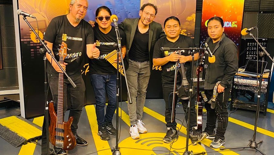 PURIKDREAMS's tweet photo. Radio @PublicaFM #loswhiskisito https://t.co/j25oPV8KGA