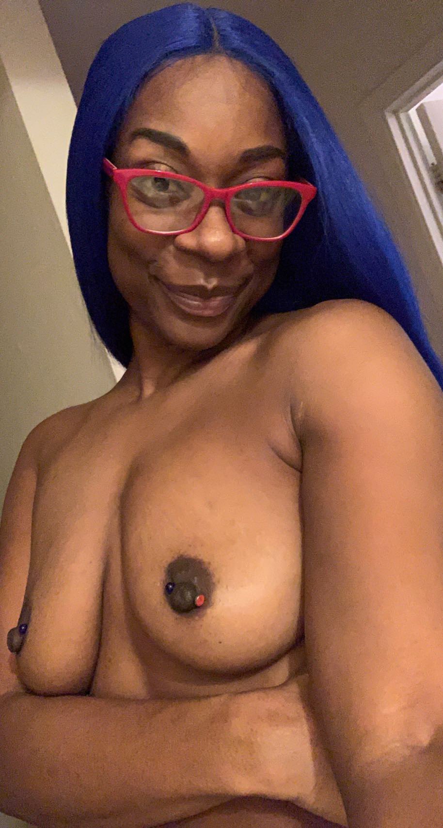 Happy Titty Tuesday to all the beautiful ladies who are comfortable in their own skin.💋 #TittyTuesday #prettygf #ebonylove #Sexy #FreakyMoods #pornhub #model #CumEatMe #PrettyTittys https://t.co/R1cWrAOdHK
