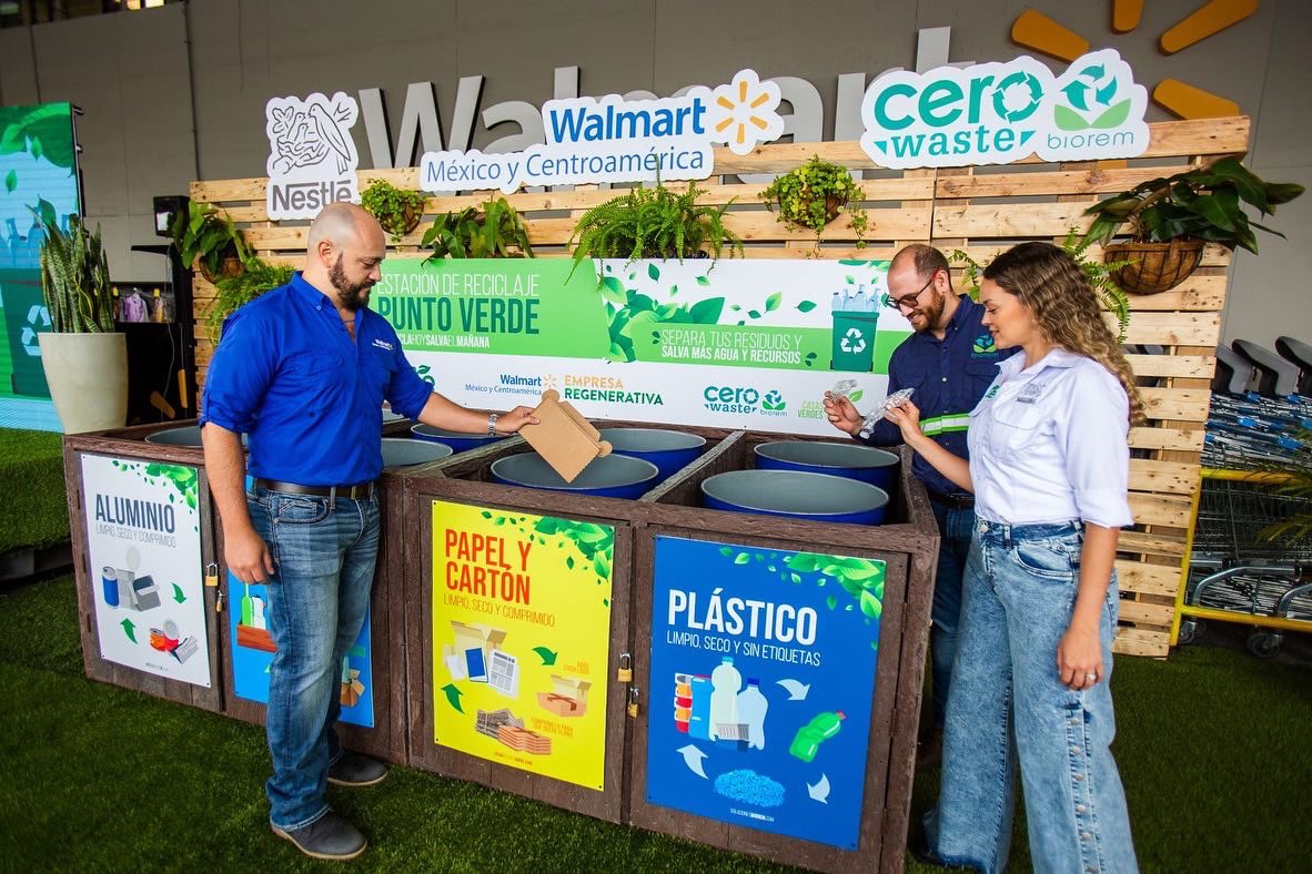 GTespectaculos's tweet photo. Nestlé, Walmart y Biorem anunciaron la instalación de la primera Estación de Reciclaje Punto Verde, ubicada en Walmart Roosevelt, la cual brindará a los guatemaltecos la oportunidad de depositar y separar los desechos correctamente para poder aplicar la Economía Circular https://t.co/dgXRlLpxDN