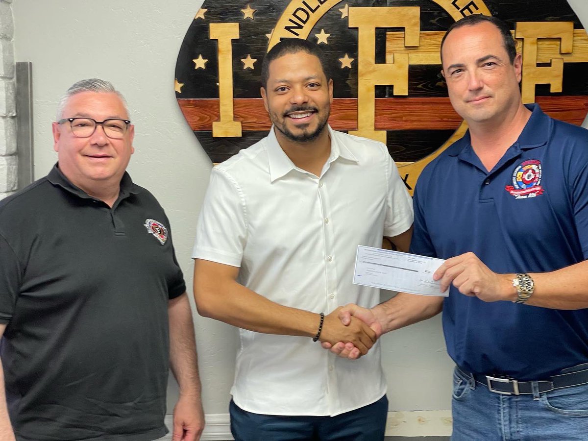 team10th's tweet photo. Your #Team10th has been busy on the political front recently meeting with multiple US congressional candidates in AZ & NM. Supporting candidates that support Firefighters & our agenda, will ALWAYS have priority. #NoLocalLeftBehind https://t.co/Z2ySgHJldr
