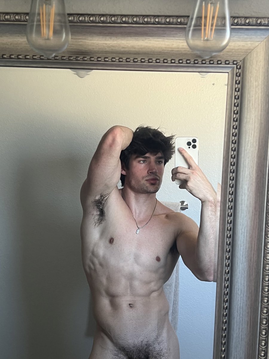 daddycushman's tweet photo. Let’s do cardio at my place.. https://t.co/VKtHKSycdW