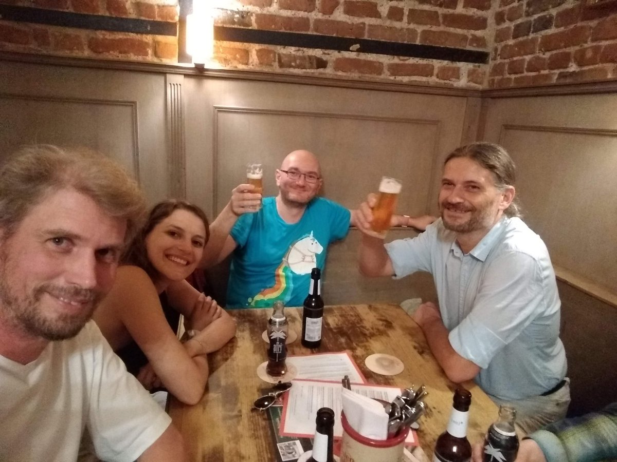 spinfocl's tweet photo. #social #dl4lass w/ @nilsreiter @oeide @rickyxuzhe @cnDuKeli @yfrommherz https://t.co/fxtfzafrif