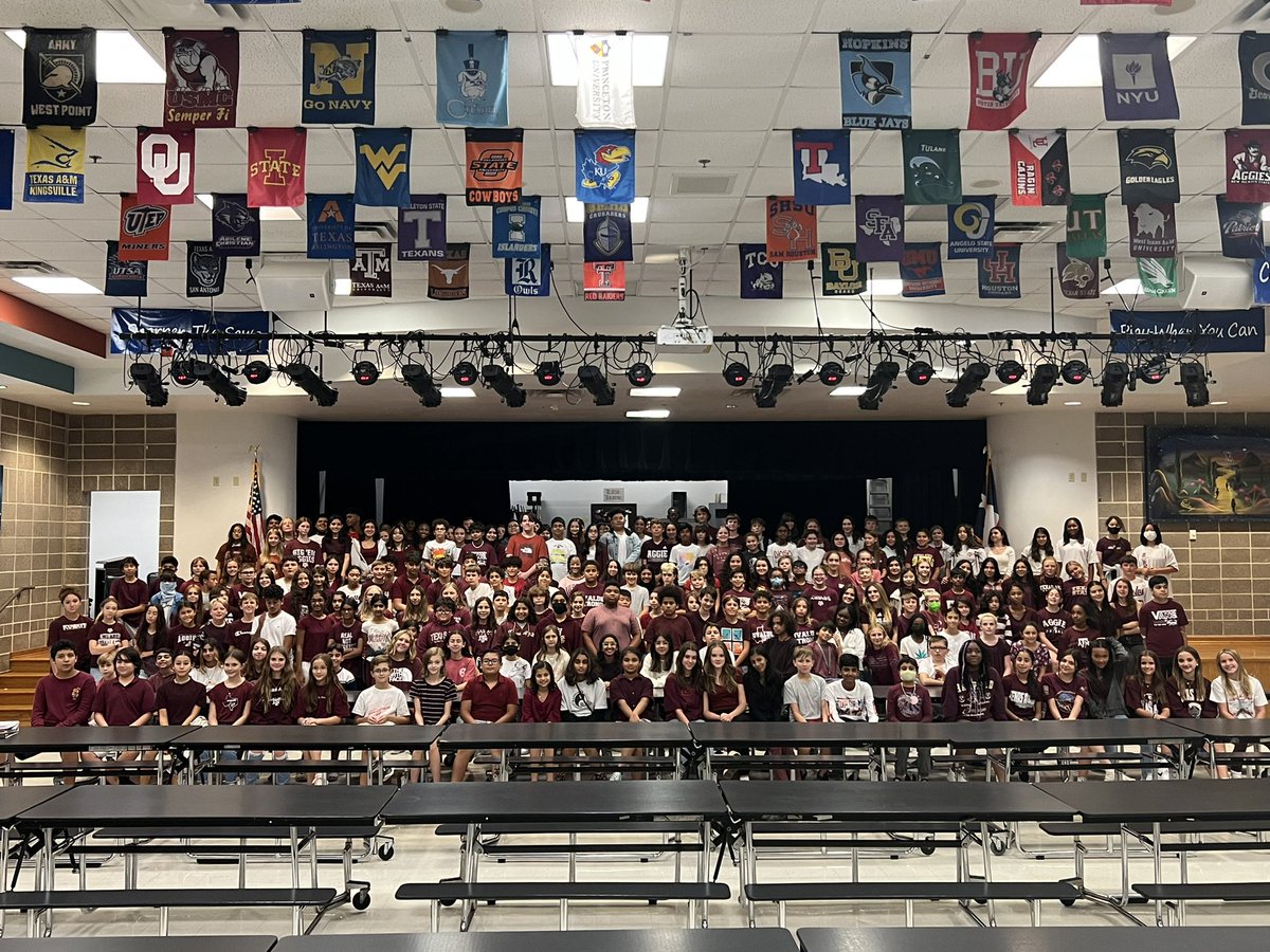 What a great day to be a T-Wolf and a part of NEISD! We are so proud of the unity of our district, students, and the community in support of Uvalde! We had a huge number of supporting students and we couldn’t pass up a chance to take their picture! #UvaldeStrong #theNEISDway