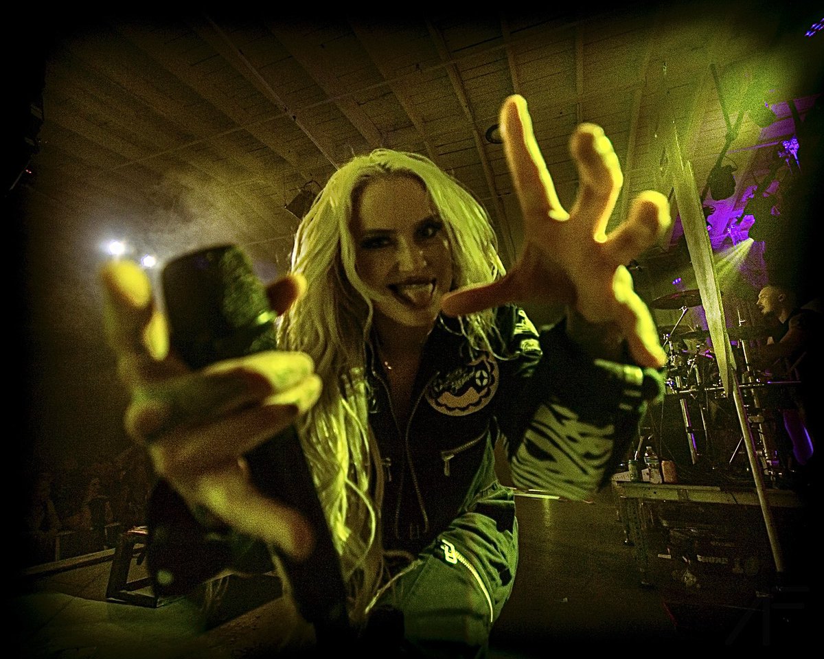 No face is safe tonight in Hampton Beach, NH cause we're here to melt em'!!! Lets party 🎉

BB, Uncured &amp; Lions At The Gate
sept. 6th hampton beach, nh @ wally's
sept. 7th cambridge, ma @ sonia

📸 <a href="/AndrewForePhoto/">Andrew Fore</a> 
tix @ butcherbabies.com
vip @ Butcherbabiesmerch.com/vip