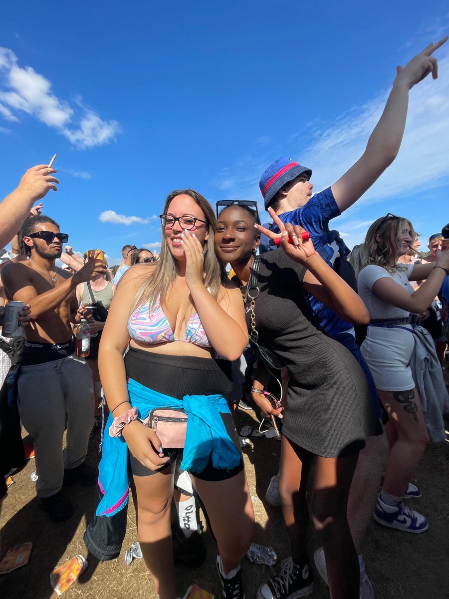 dnbeans's tweet image. it’s been a good summer 🫶🏾🌞