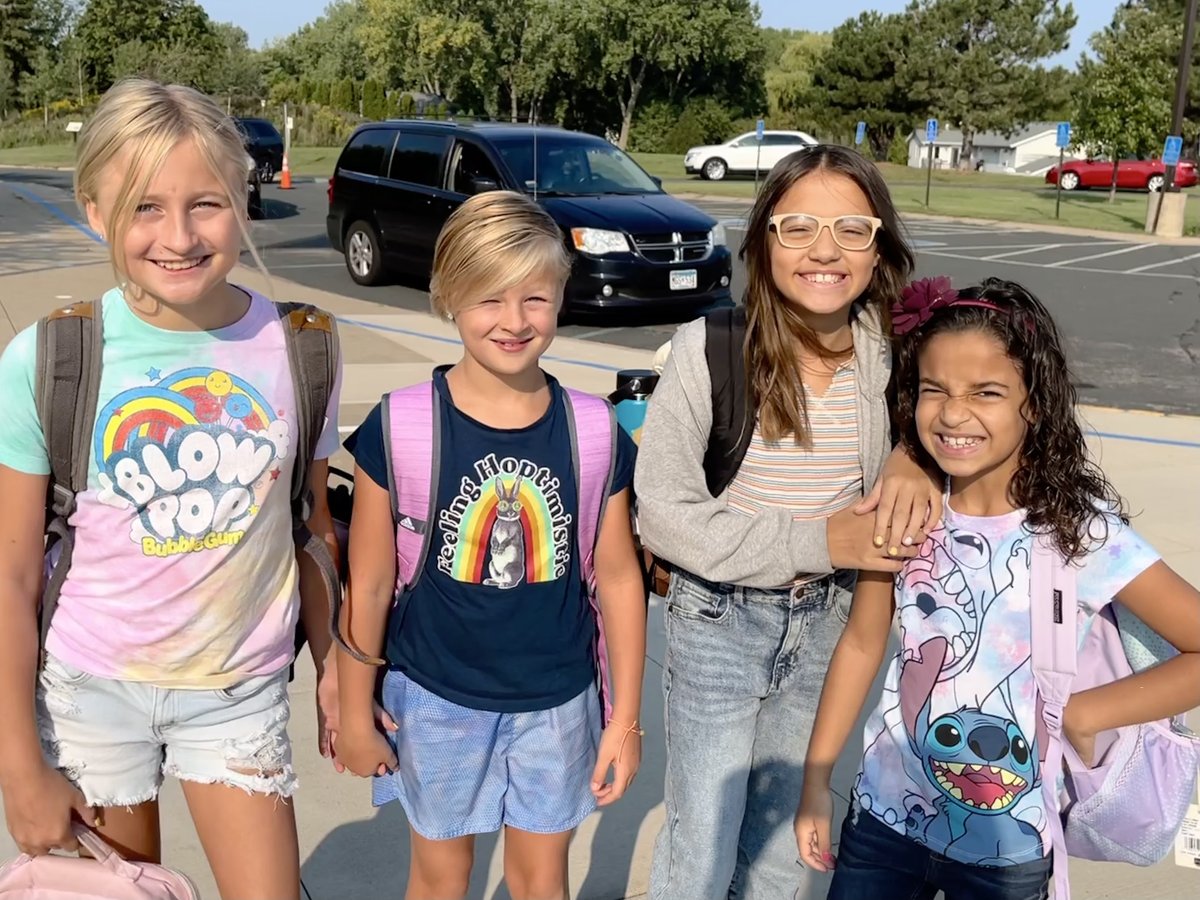 OakRidgeMagnet's tweet photo. π School is back in session! We had a great first day, and can't wait to add our kindergartners tomorrow! #196FirstDay https://t.co/IUZpvk74Mn