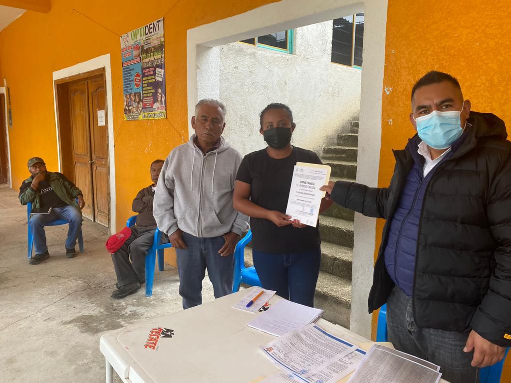 JtoledoLuis's tweet photo. Las autoridades de SANTA MARÍA #TATALTEPEC, en la #Mixteca, instalaron su Consejo de Desarrollo Social, Contraloría Social y priorizaron obras, con apoyo técnico del Módulo de Coordinación para el Desarrollo de #Coplade en Tlaxiaco, como lo ha indicado el Gdor. @alejandromurat. https://t.co/PTr2CTNrHA