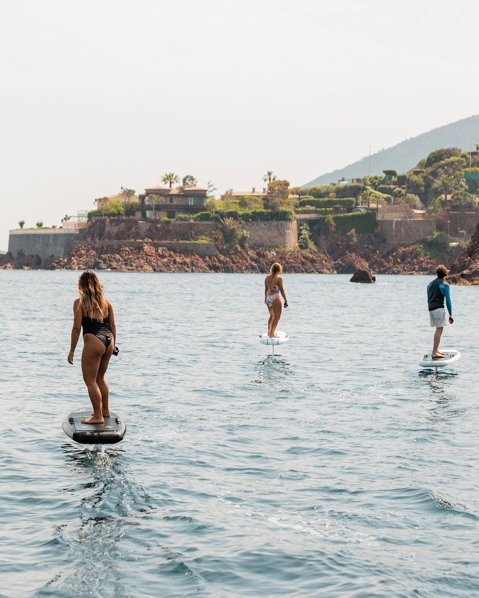 Sandy_Point's tweet photo. Can't say *we've* ever been to France, but it looks like the perfect place to learn to eFoil with Lift! 😍 Who's coming to Cannes with us?
⚡ https://t.co/F9BInsm1cX ⚡
#liftfoils #lift #efoil #electricfoil #hydrofoil #loyaltothefoil #spoiledbythefoil #lift3 #lift3efoil https://t.co/BhljfZltKu