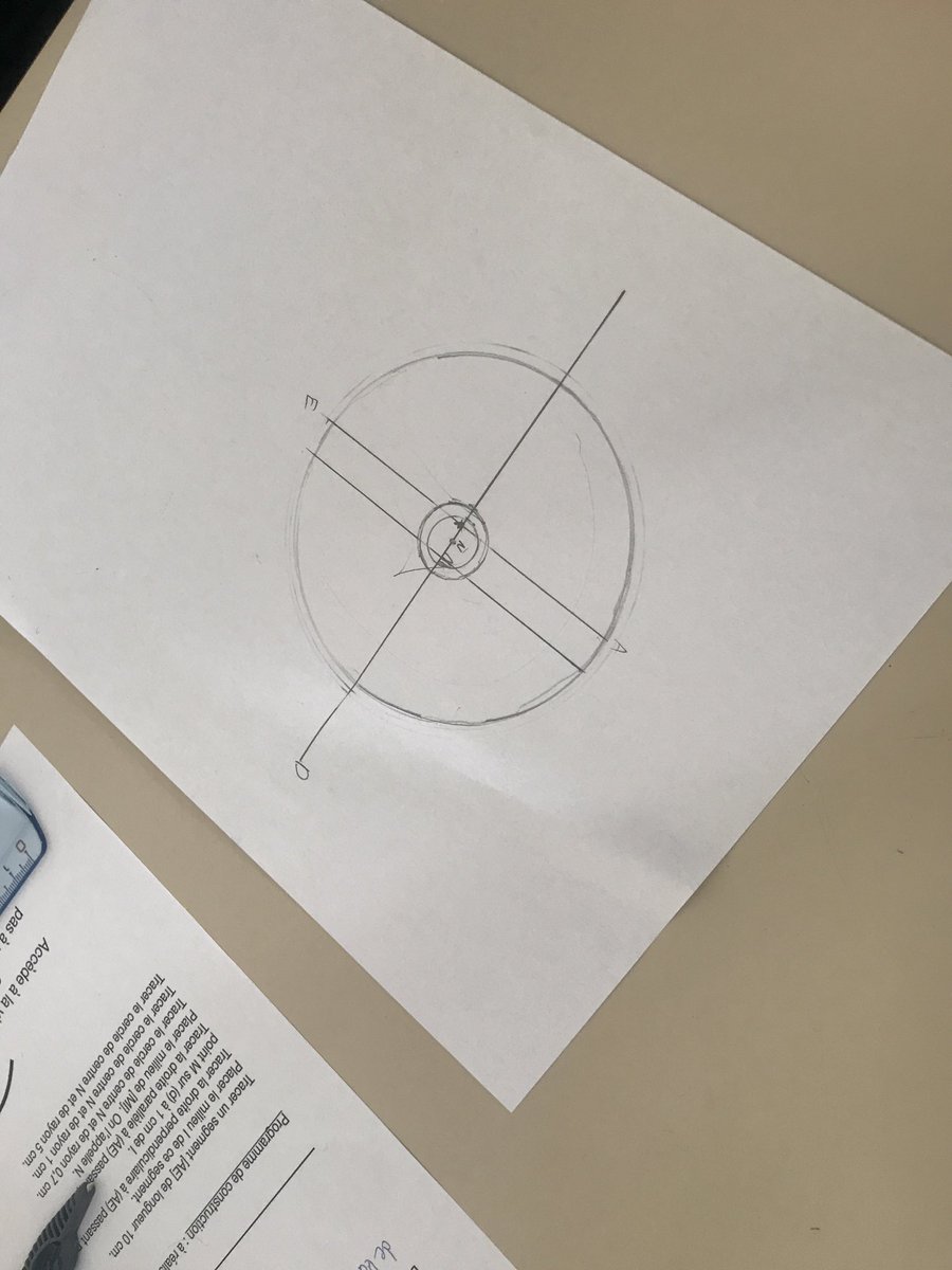 MathLaboudigue's tweet photo. C’est reparti pour les reproductions de figures en #6eme. 1) On identifie les objets géométriques qui la compose. 2) On suit le programme de construction 3) On liste les instructions qui ont posé problèmes et on donne des solutions. #bonheur #mathart #geometrie https://t.co/u3JGotCmxv