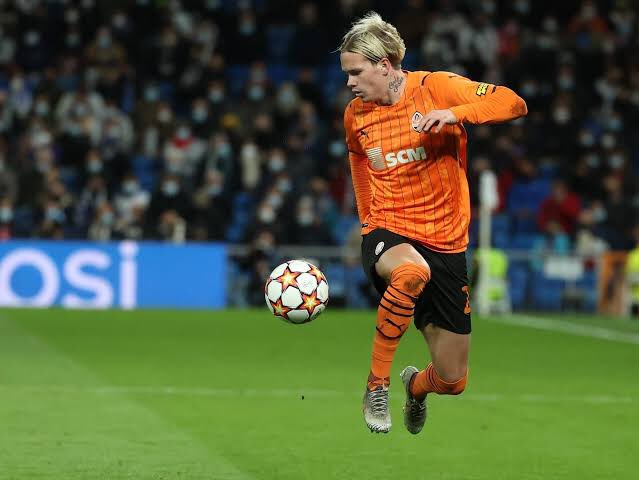 Maps_Welsh's tweet photo. @FabrizioRomano We’re signing him in the summer transfer window ❤️🕯. #Artetaball 

Mykhaylo Petrovych Mudryk 🌟.
#RBLSHA #UCL #ChampionsLeague https://t.co/muwc0Yj8TJ