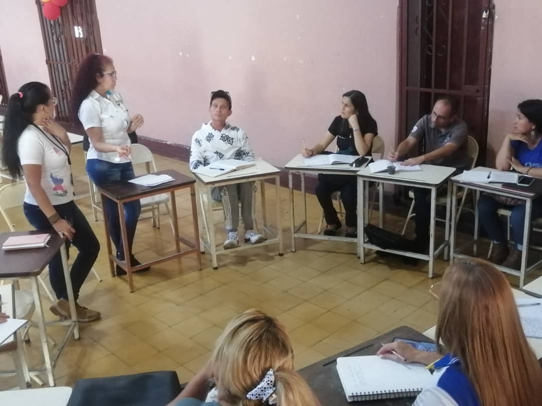 #Táchira Equipo de consultoria jurídica de @ZonaEducTachira realiza mesas de trabajo con supervisores y enlaces educativos en el marco de la formación integral al eje Norte y metropolitana II.  #EscuelasAbiertas2022 @MPPEDUCACION <a href="/DGSEMPPE/">DIRECCIÓN GENERAL DE SUPERVISIÓN MPPE</a> <a href="/_LaAvanzadora/">Yelitze Santaella</a> <a href="/Berzabethg1/">Berzabethgandicaoficial</a>