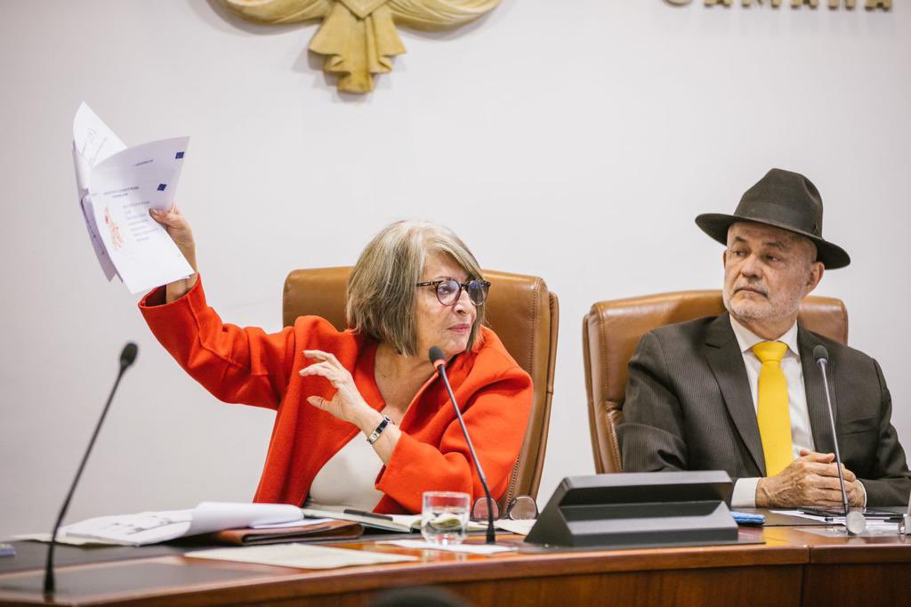 MinAgricultura's tweet image. La ministra @CeciliaLopezM participó en el debate de presupuesto para el agro en #ComisiónV de @CamaraColombia. Destacó la importancia de incluir a los pequeños agricultores en los sistemas productivos, tarea que ya inició con las cadenas de maíz-soya y cacao