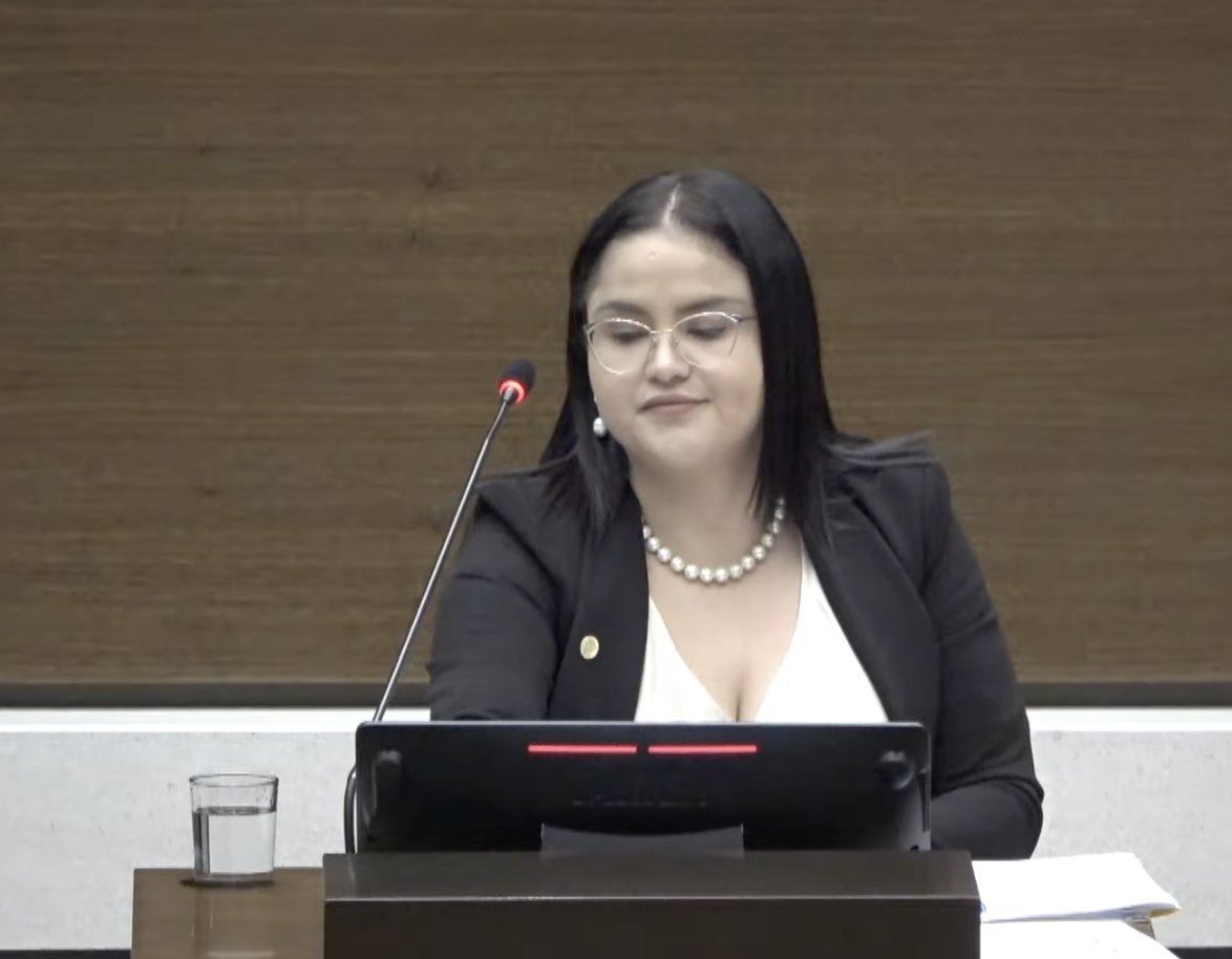 #EnDesarrollo Ministra de Salud, Joselyn Chacón, comparece ante la Asamblea Legislativa para rendir explicaciones sobre la gestión de la pandemia de covid-19 y vacunación de niños.