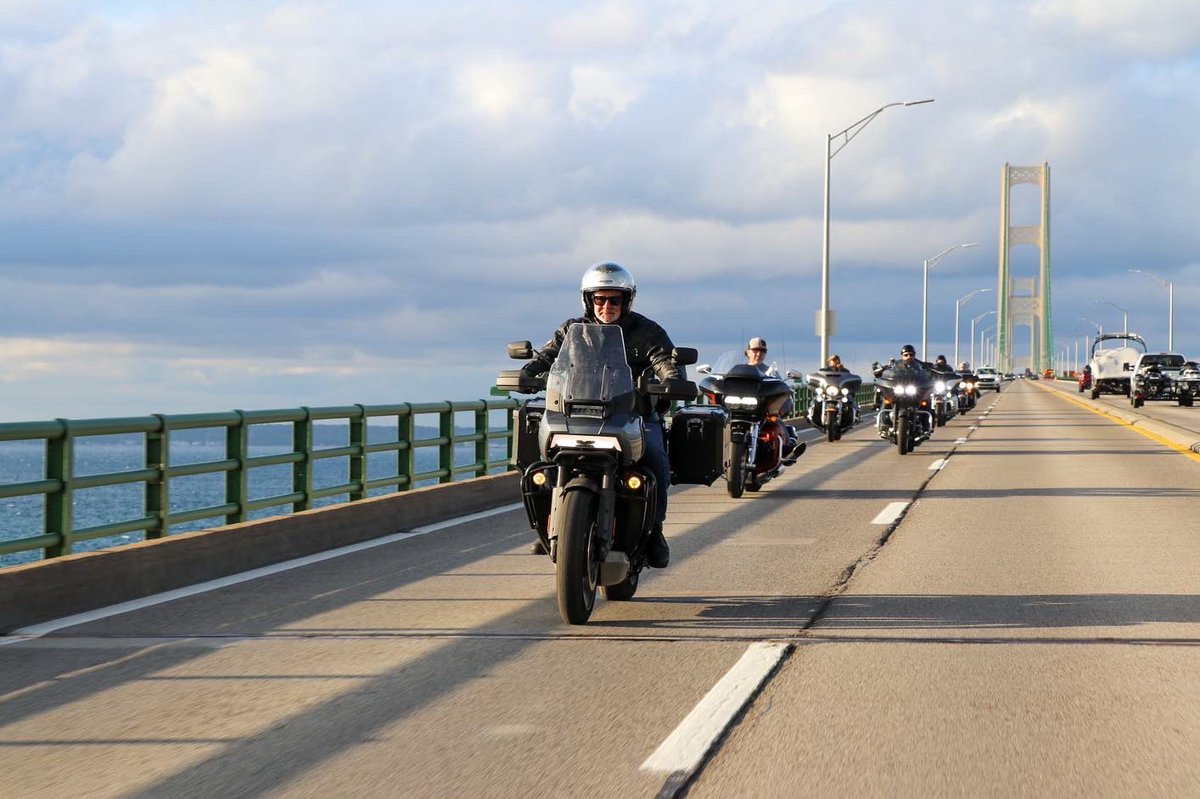 SenGaryPeters's tweet photo. Happy #906Day to all the Yoopers who make our state great! From its breathtaking views to unbeatable pasties – there’s truly no place on Earth like Michigan's Upper Peninsula. https://t.co/aXl7Kc2Zdo