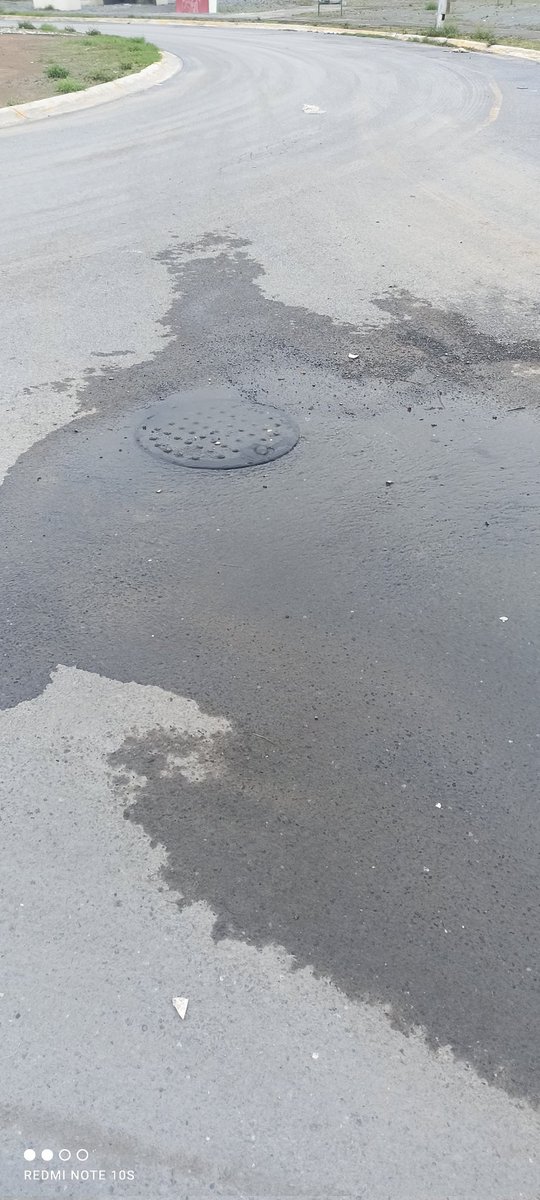Dan_tesco14's tweet photo. @AyD_ParaTi fuga de aguas negras en villas del jaral en el Carmen. Pasa siempre que se reestablece el servicio https://t.co/4rB03N45Xl