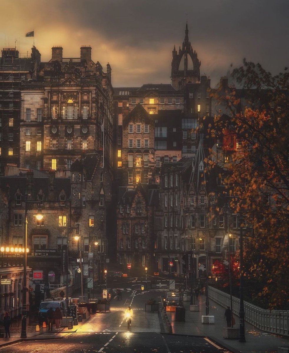 ArchitectureTud's tweet photo. Edinburgh, Scotland 🏴󠁧󠁢󠁳󠁣󠁴󠁿 🇬🇧 https://t.co/4tpUW1qXfl