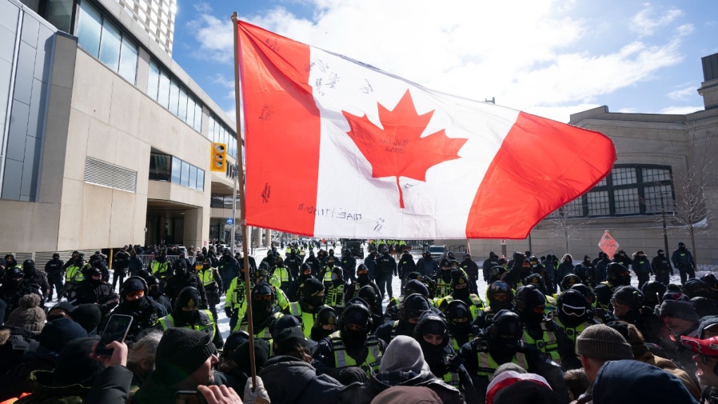 CTVNews's tweet photo. Majority of Canadians view a politician's open support of trucker protest as negative: survey https://t.co/T8vjkBYBy6 https://t.co/pBSvBEwnPr