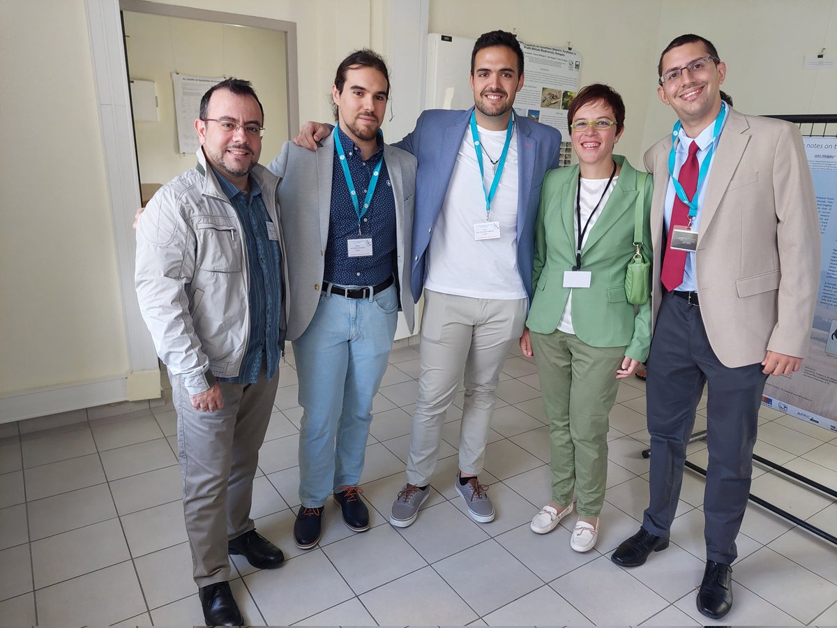 sirfidos's tweet photo. Los investigadores @elwoodlapulga @Bichorius @ivaneeeet96 @ricarte33 y @zoricaned de @IUCibio @UA_Universidad, nos han presentado especies nuevas y datos inéditos de la biología larvaria de #sirfidos ibéricos y del Norte de África. Bravo por vuestras contribuciones👏👏@UAdivulga https://t.co/B8CyaGZQyX