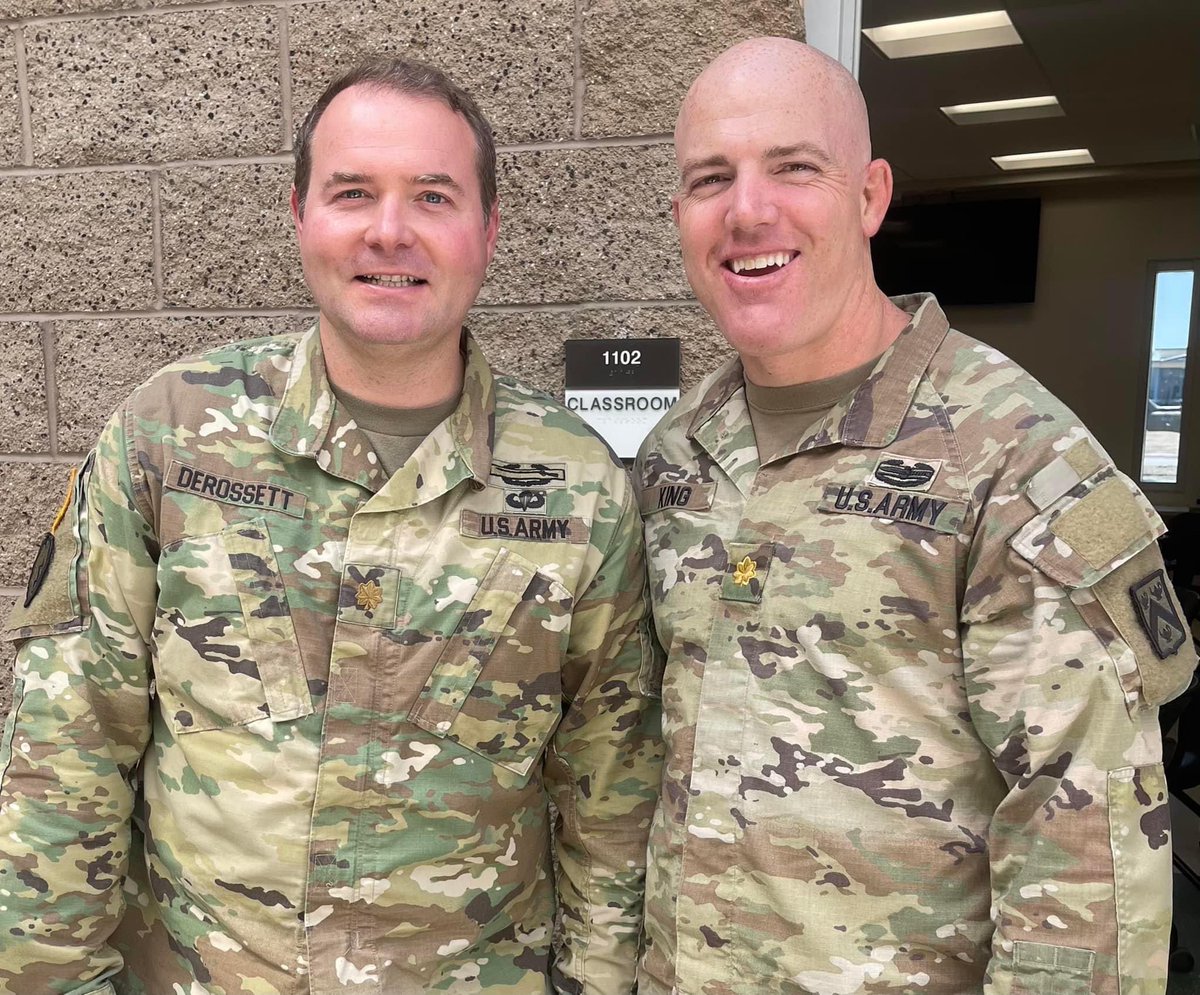 USARMYMCTP's tweet photo. #SmallArmy - Our teammate MAJ Tyler King ran into an old buddy at Joint Base Los Alamitos, CA while supporting @40thID & 138th Field Artillery Bde’s train-up for a #WarfighterExercise in November. MAJ King & MAJ Dorresett were new captains at the Intel career course a decade ago https://t.co/UEq31dFV9z