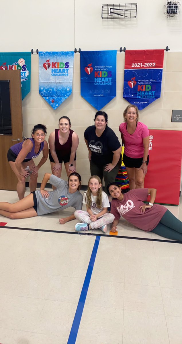 LeggettLearners's tweet photo. A team that works out together, stays together!!! Thanks @SuperCooperPE for the killer workout!! #LiscanoProud #LoveWhereYouWork #LiscanoEXTRA5 @LiscanoElem ❤️💙💚 https://t.co/66ABopQxdy