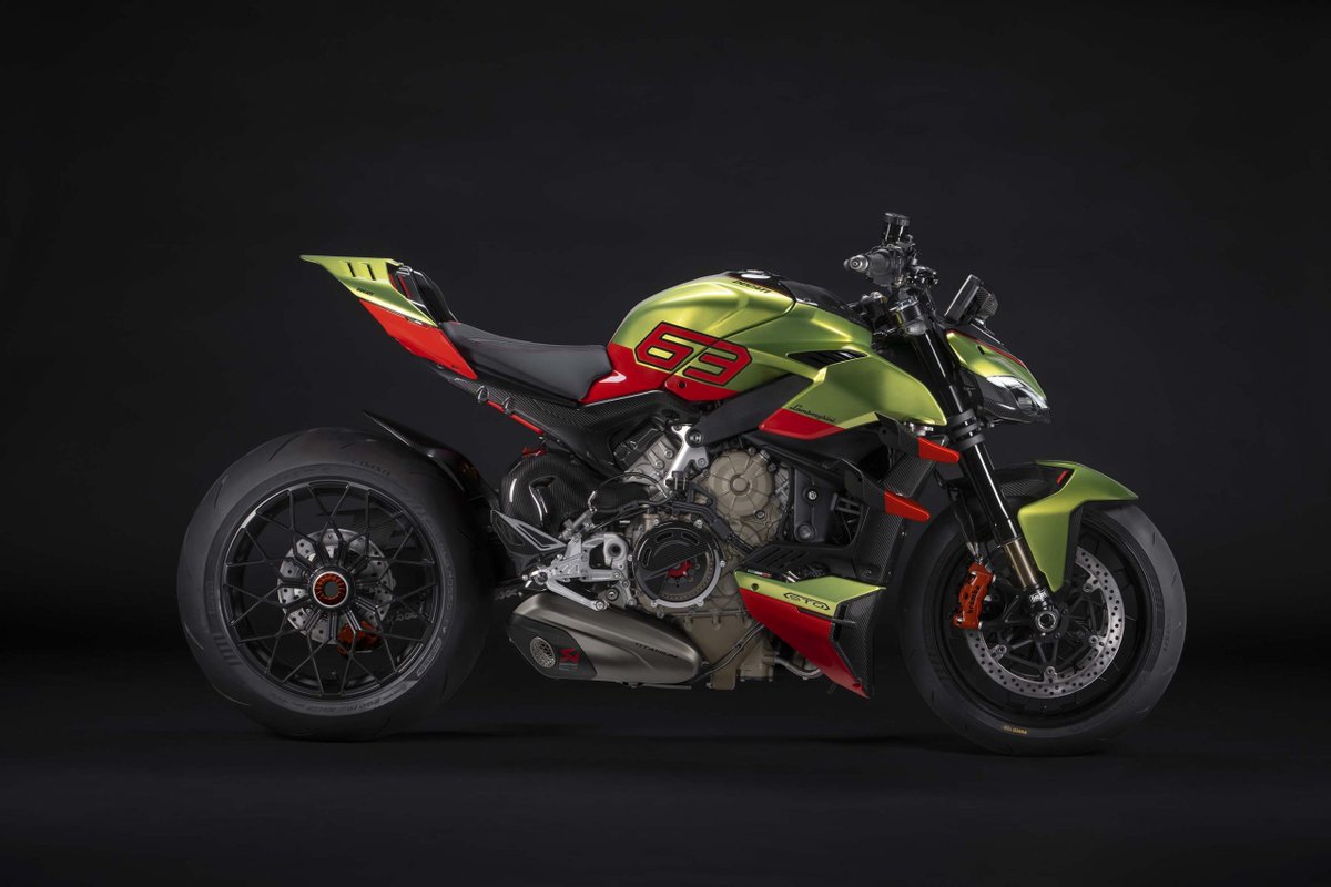 Have money but no taste? Problem solved RT <a href="/Asphalt_Rubber/">Asphalt & Rubber</a>: The new #Ducati Streetfighter V4 #Lamborghini is a two-wheeled homage to the Lamborghini Huracán STO - you're either going to love it or hate it. aspha.lt/3TKR4Pd