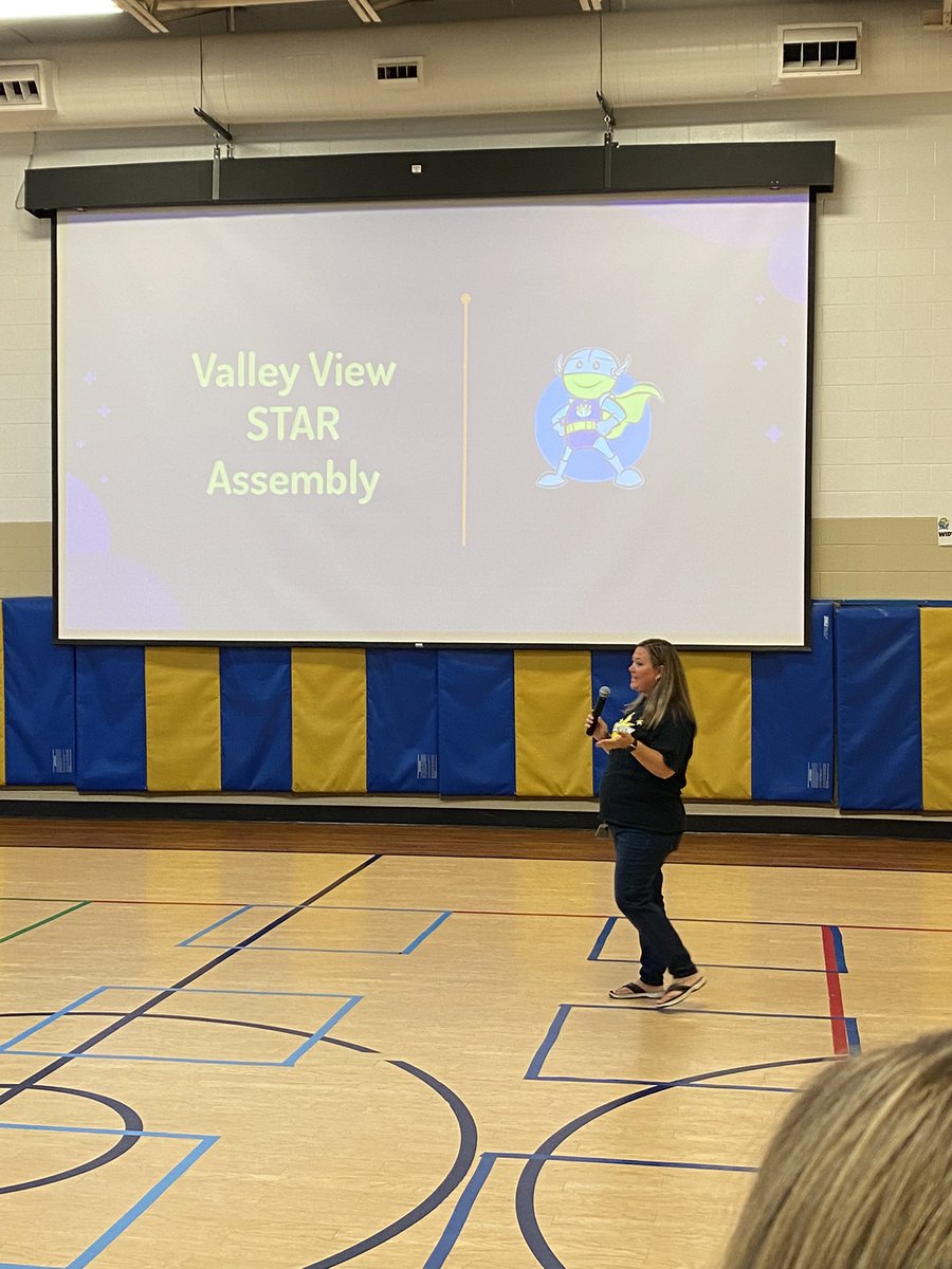 dclingingsmith1's tweet image. It was a very special morning with our first assembly of the year (and a few years at that!)! We learned all about STAR bucks and the very exciting STAR store that will open in October!! 🌟 #starbehavior #starbucks #weareexcited #fabulousfirsties @VV_Voyagers