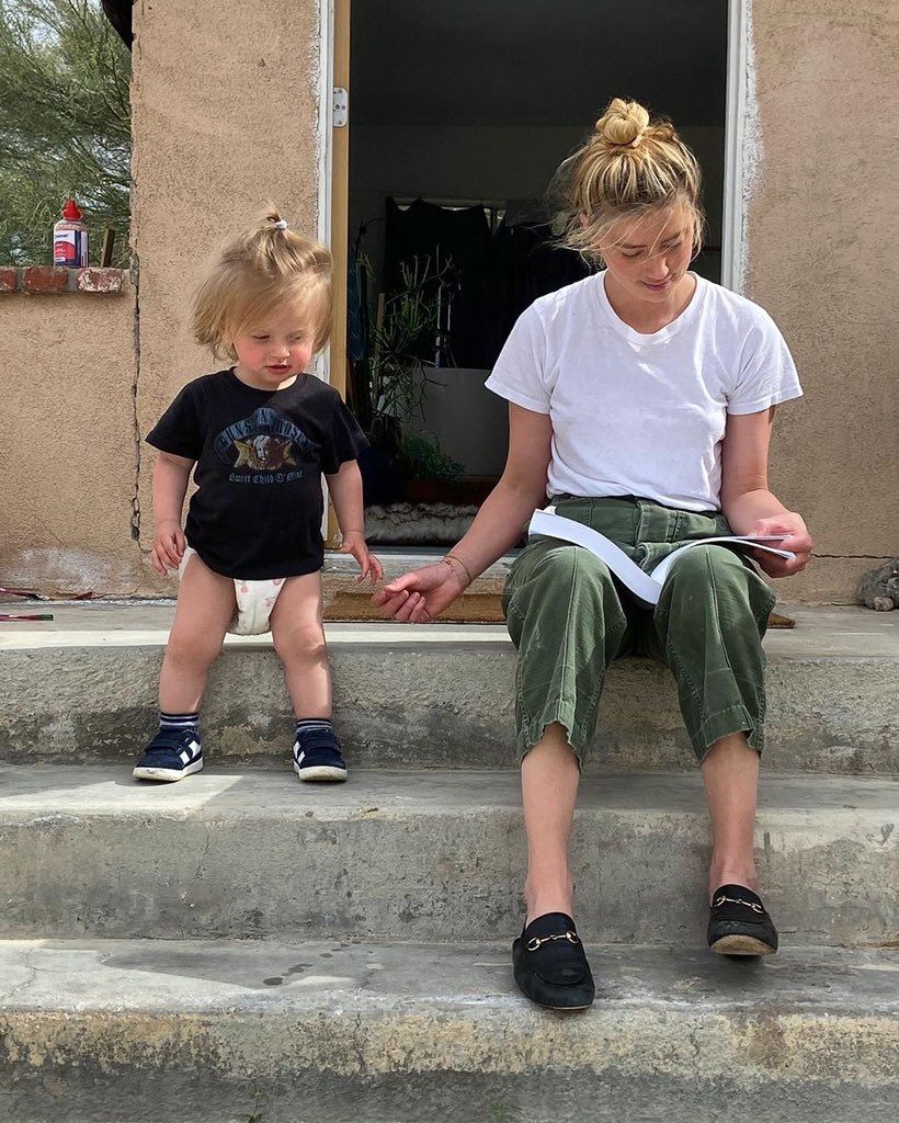 BoccatoPaulo's tweet photo. So busy these days, but here we go #AmberHeardIsASurvivor #GiveAmberHerVoiceBack #ApologizeToAmberHeard #JohnnyDeppIsAWifeBeater #JohnnyDeppIsAnAbuser https://t.co/IHCHEYaX3G